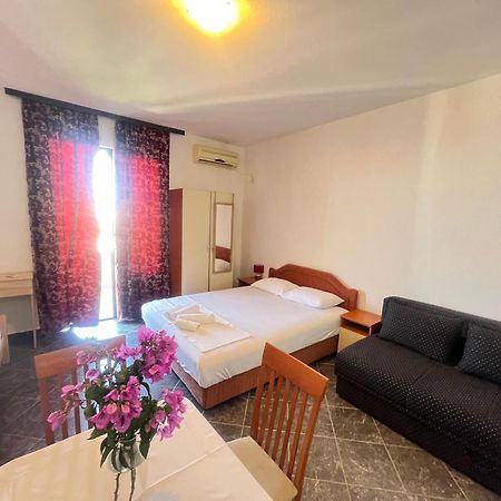 Apartments Radosevic Улцинь Экстерьер фото