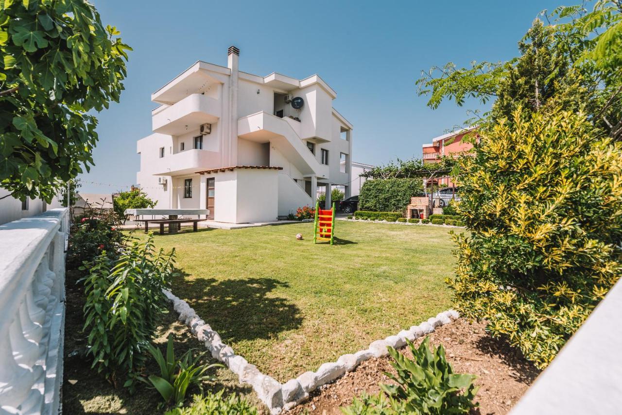 Apartments Radosevic Улцинь Экстерьер фото