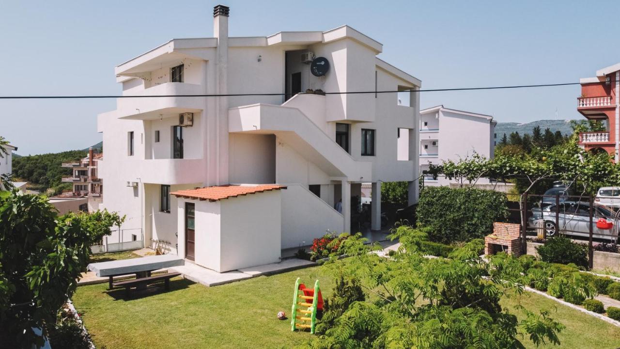 Apartments Radosevic Улцинь Экстерьер фото