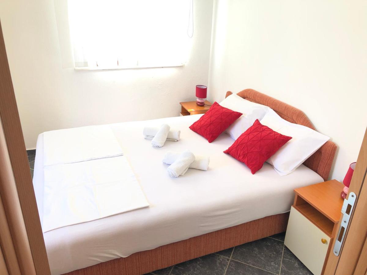 Apartments Radosevic Улцинь Экстерьер фото