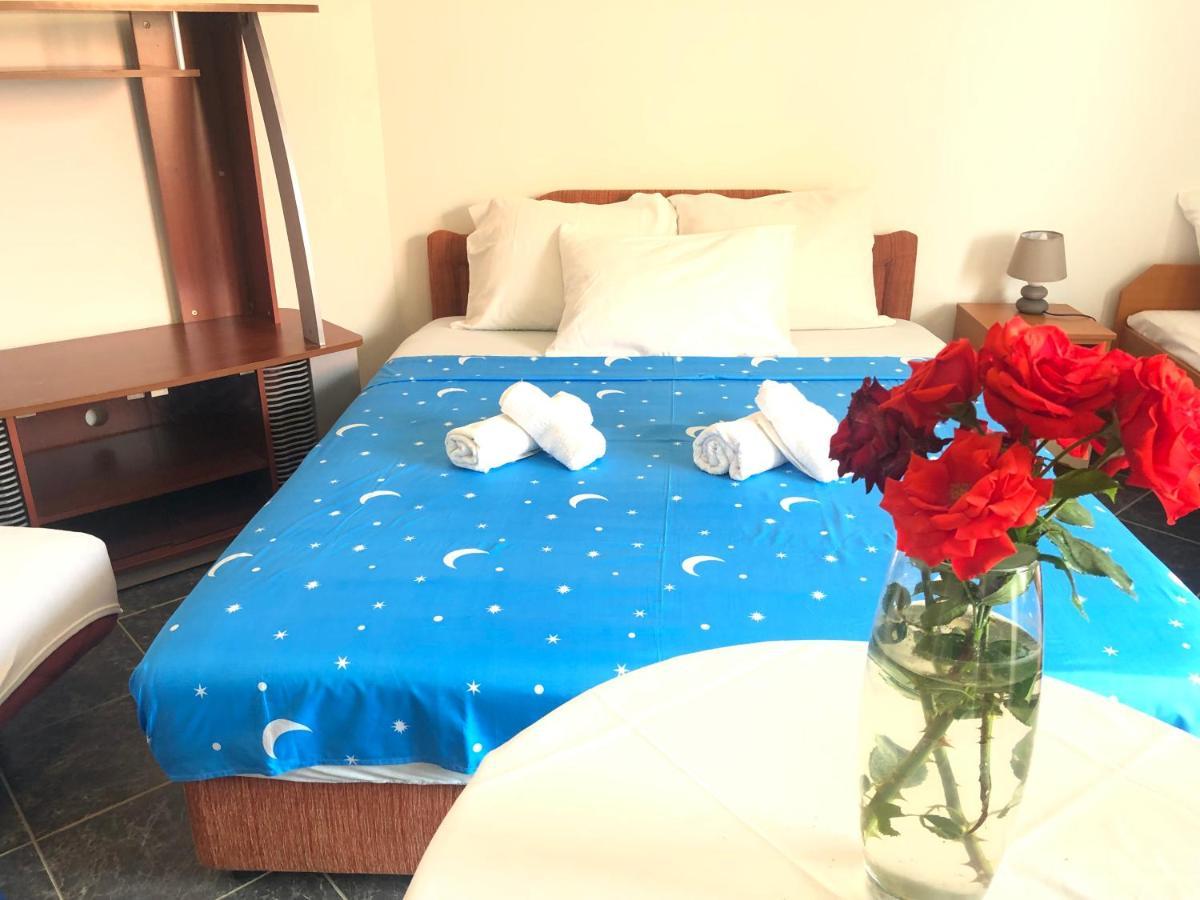 Apartments Radosevic Улцинь Экстерьер фото