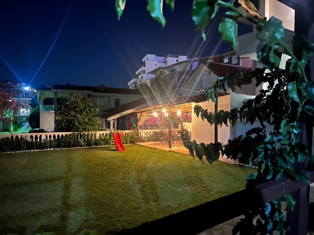 Apartments Radosevic Улцинь Экстерьер фото
